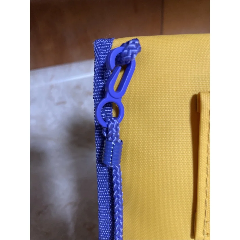Vintage Pokemon Game Boy Color‎ Pikachu Carrying Case Bag Strap Clip Belt Loop